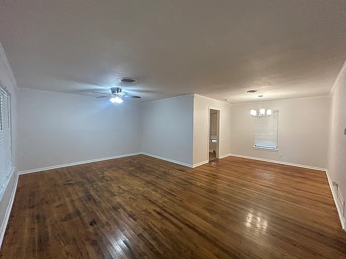3 bed, 1.0 bath, 1071 sqft, $800 — Photo 2