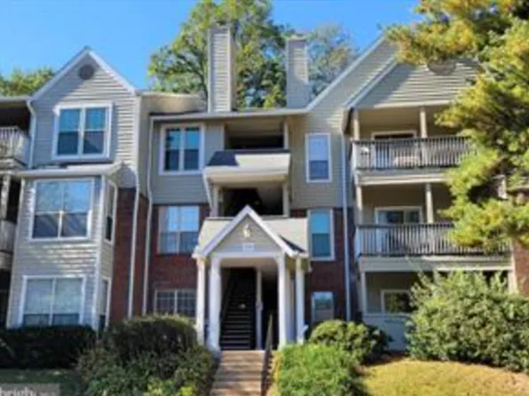 3908 Penderview Dr APT 608, Fairfax, VA 22033