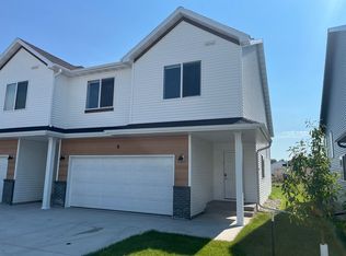 Wilds Townhomes - Available Now!, West Fargo, ND 58078