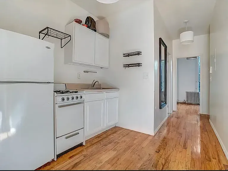 95 N 7th St #3L — Photo 1