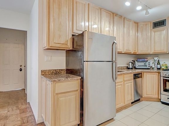 2nd image of 300 W 55th St APT 4E