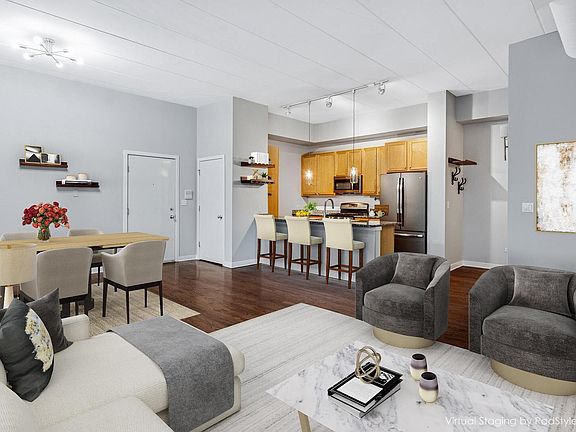 3rd image of 1025 W Buena Ave APT 1W
