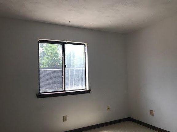 5th image of 1055 48th St APT 24