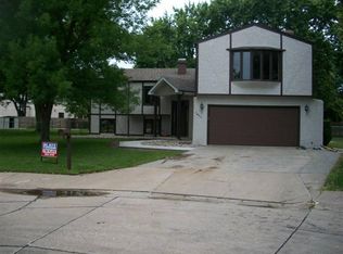 1611 Windsor Pl, Grand Island, NE 68801