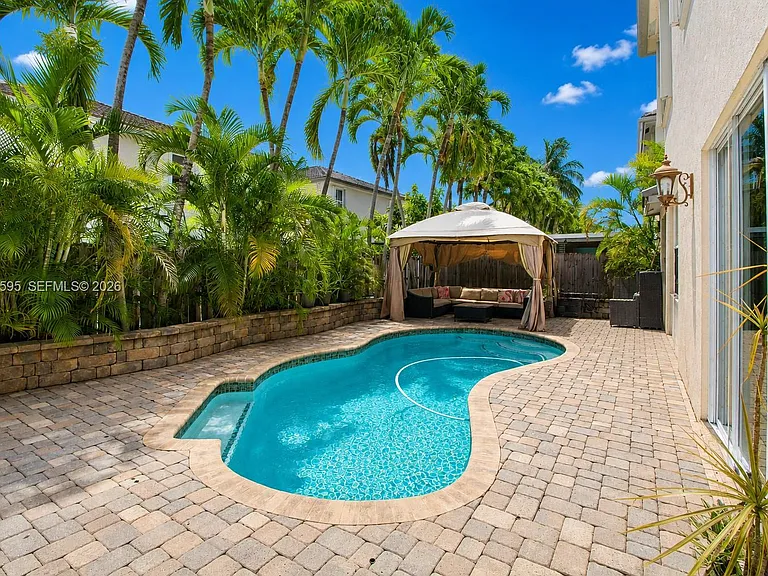 13989 SW 155th Ter — Photo 38
