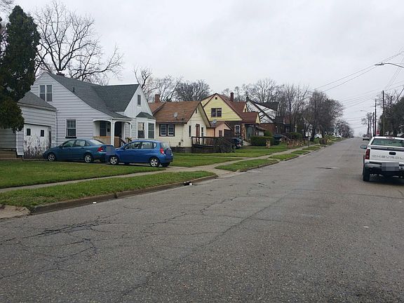 5th image of 11 N Sanford St