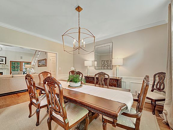 5th image of 8951 Isherwood Ln
