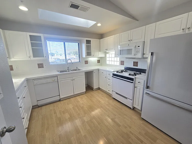 1266 Sumner Ave #B — Photo 7