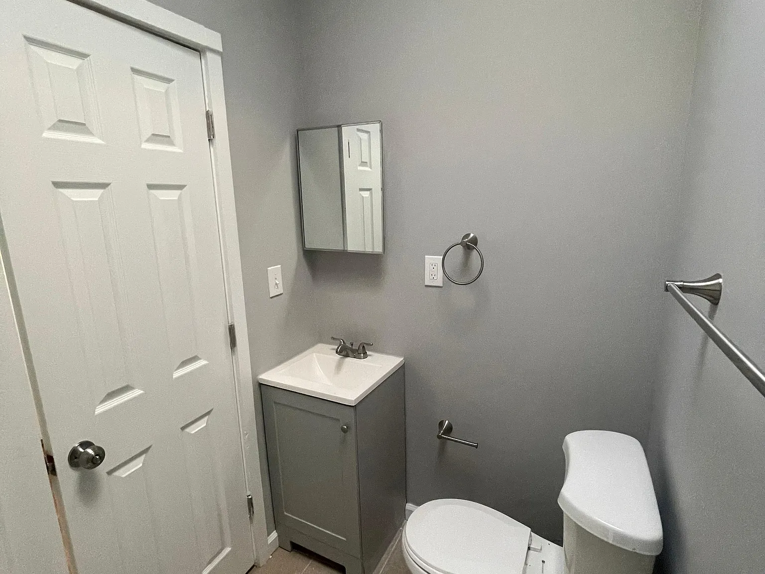 2 bed, 891 sqft, $1,800 — Photo 2