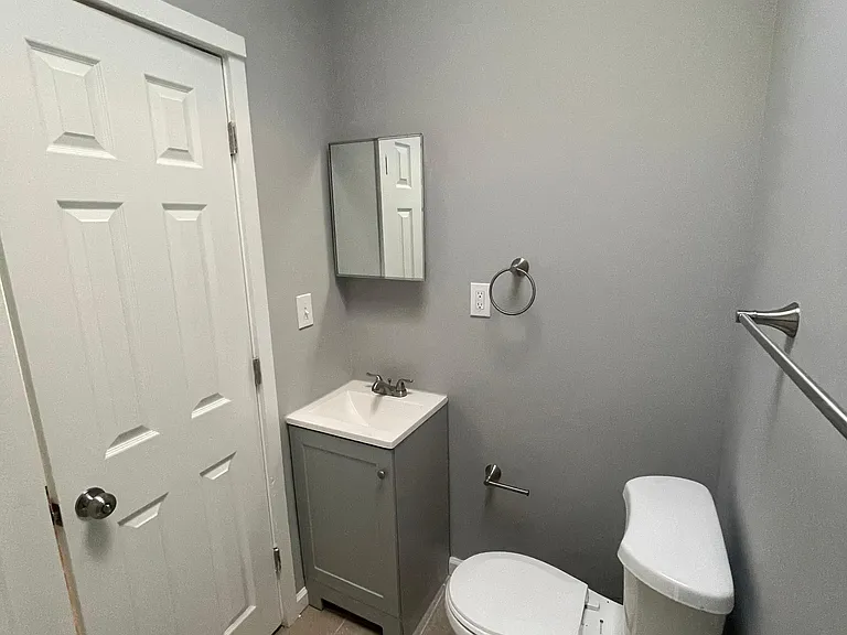 2206 Bryant Ave #3 — Photo 2