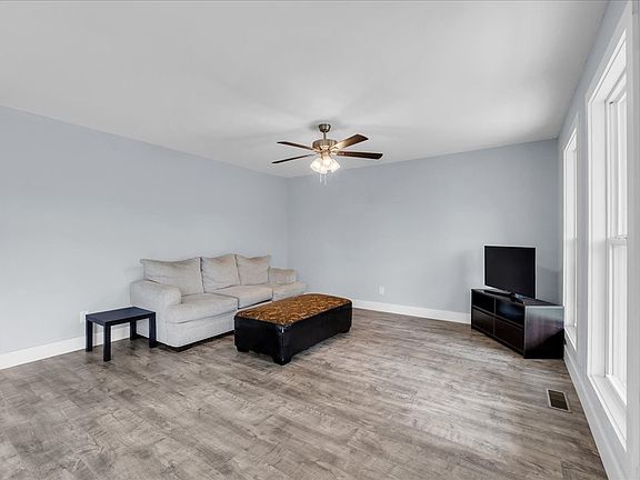 4th image of 829 Luttrell Ave
