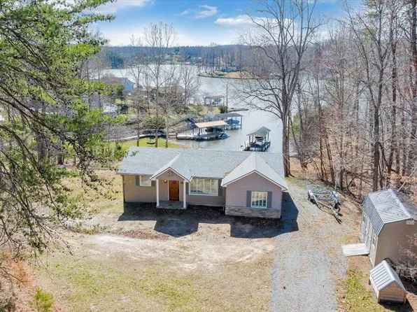 153 Spence Rd, Union Hall, VA 24176