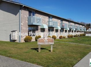 418 S Cherry St, Port Angeles, WA 98362