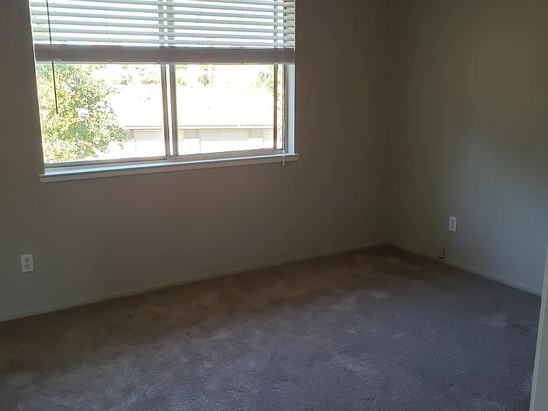 370 Tabor Ave — Photo 17