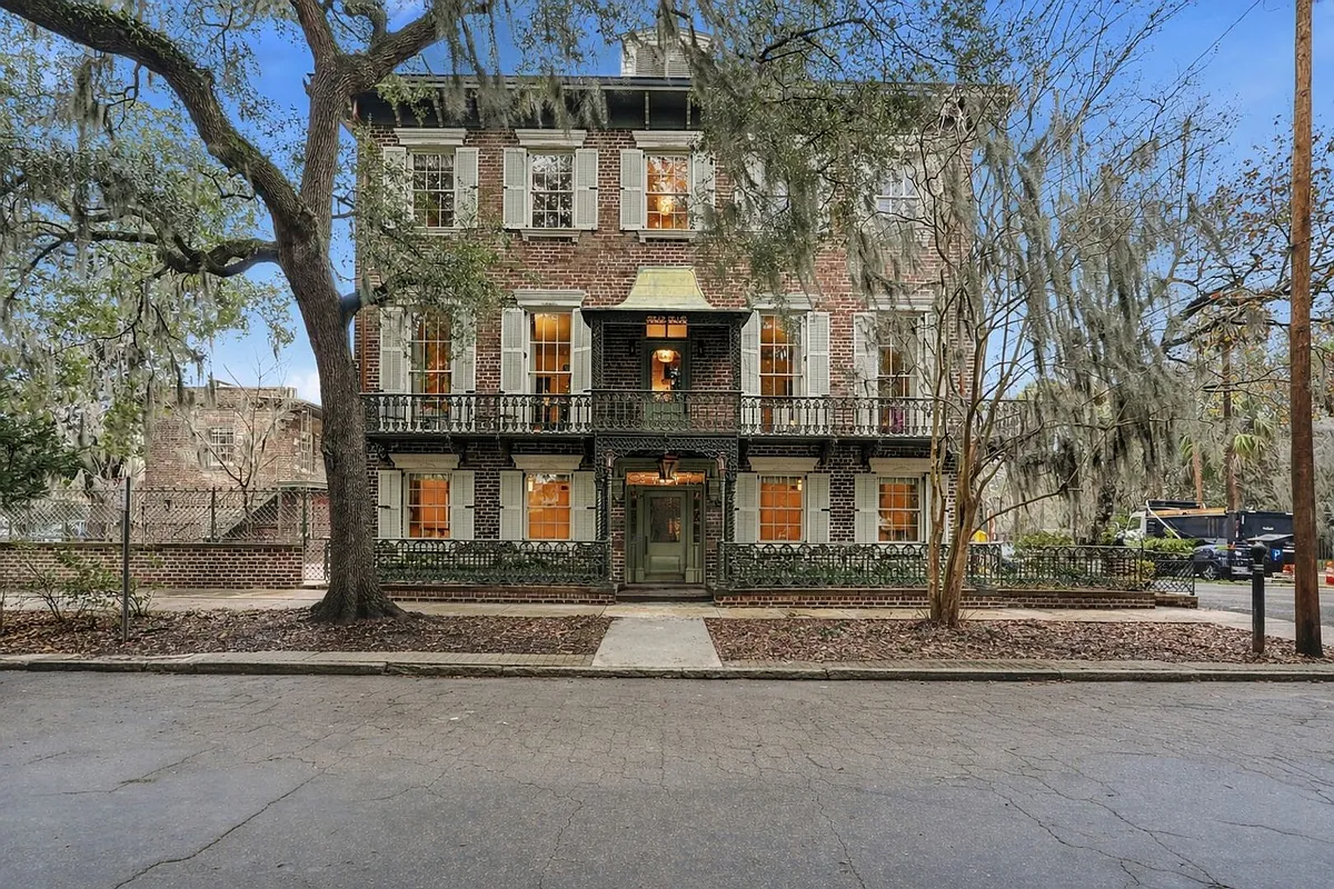 Building Photo - 124 E McDonough St