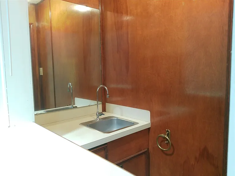 5230 Edinburg Cir — Photo 7
