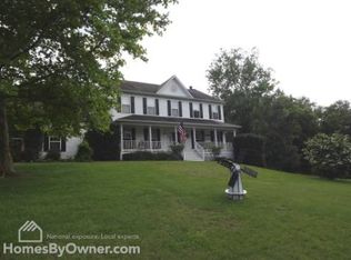 16 Crown Manor Dr, Stafford, VA