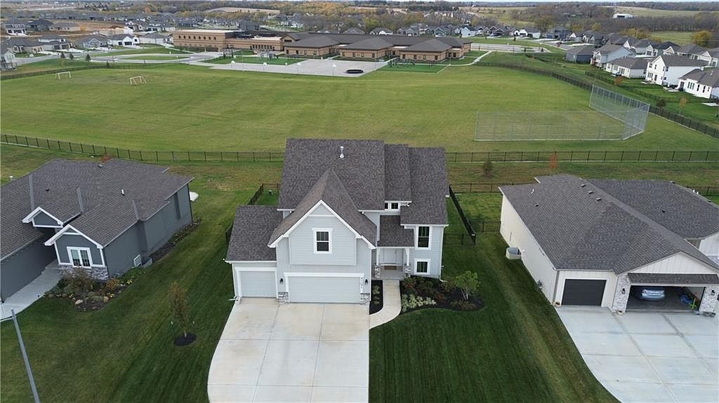 21131 W 186th Ter, Spring Hill, KS 66083 | Zillow