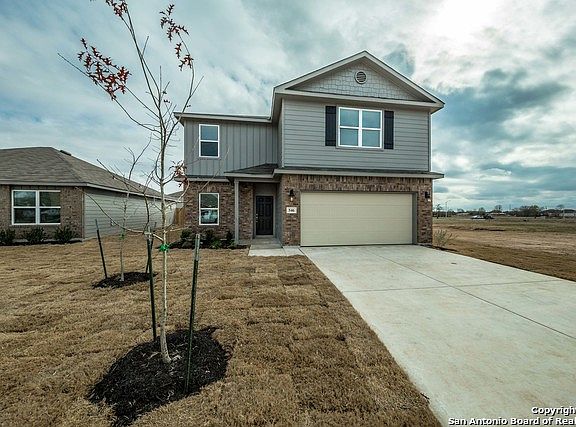3rd image of 546 Maple Leaf Dr