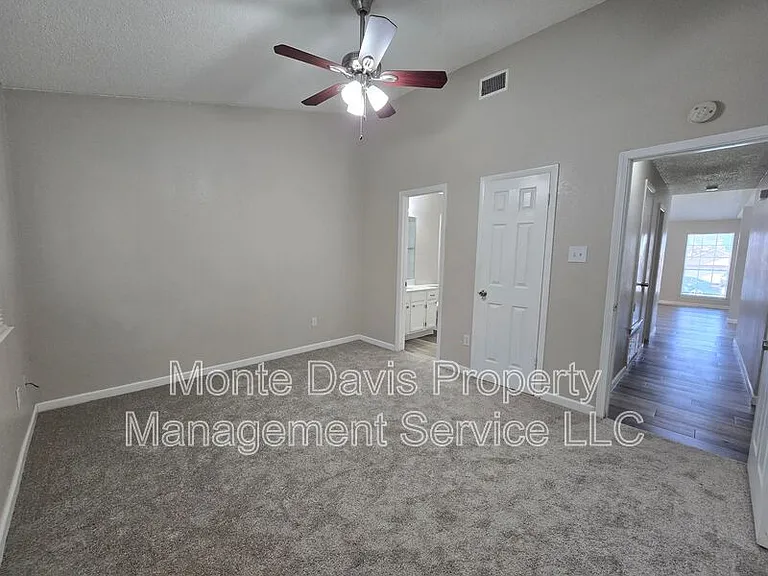 2306 Fuzz Fairway #A — Photo 11