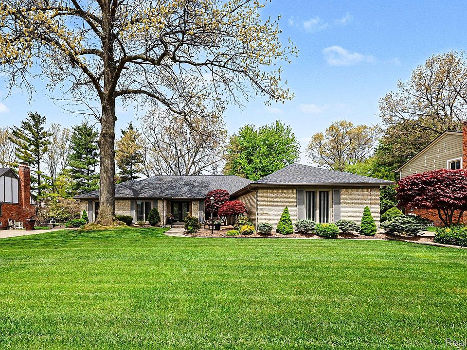 1st image of 11921 Rain Tree Ct