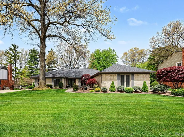 11921 Rain Tree Ct, Shelby Township, MI 48315