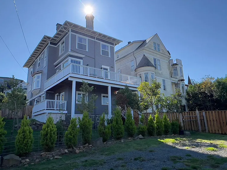 1588 Grand Ave #C — Photo 1