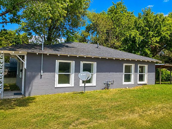 2nd image of 802 Corn Avenue