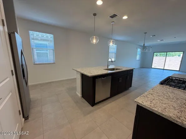 9786 N Solstice Ave, Tucson, AZ 85743