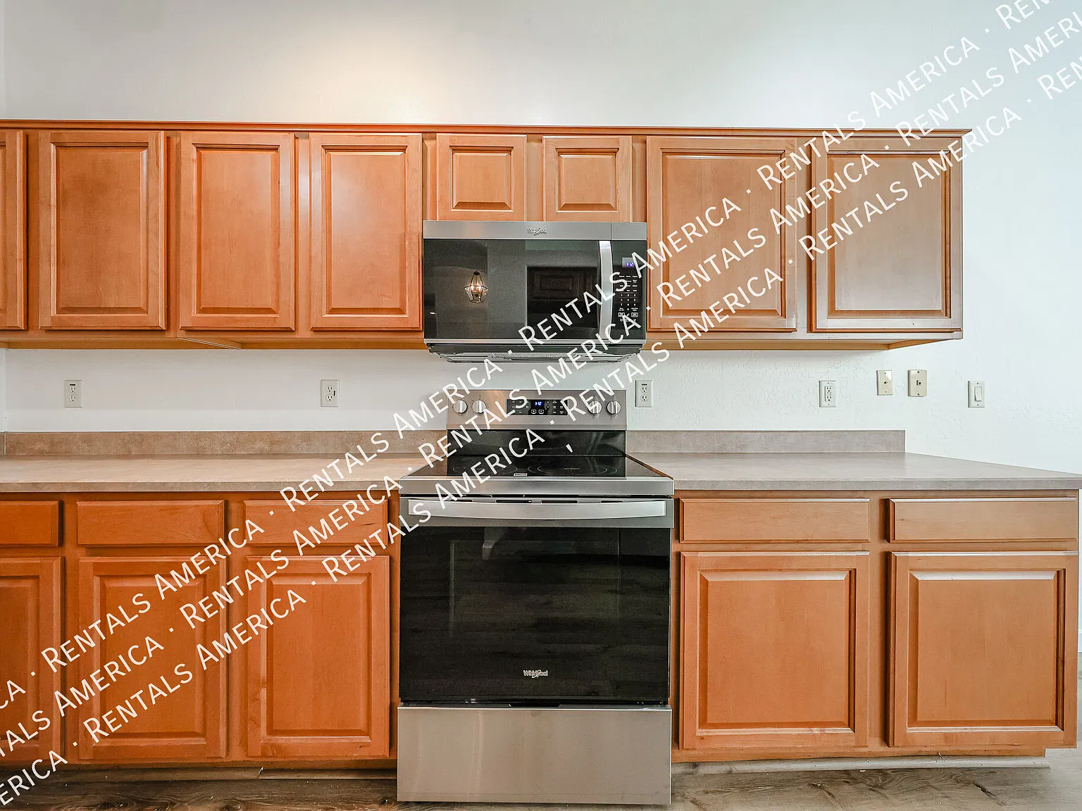 Chandler home with Den, Garage & Community Pool! — Photo 1