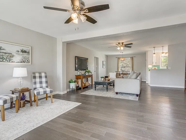 611 Greenwich Blvd — Photo 2