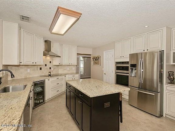 2nd image of 820 E Doty Branch Ln
