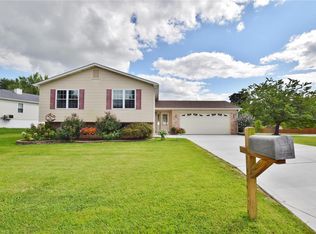 142 Park Valley Ct, Saint Peters, MO 63376