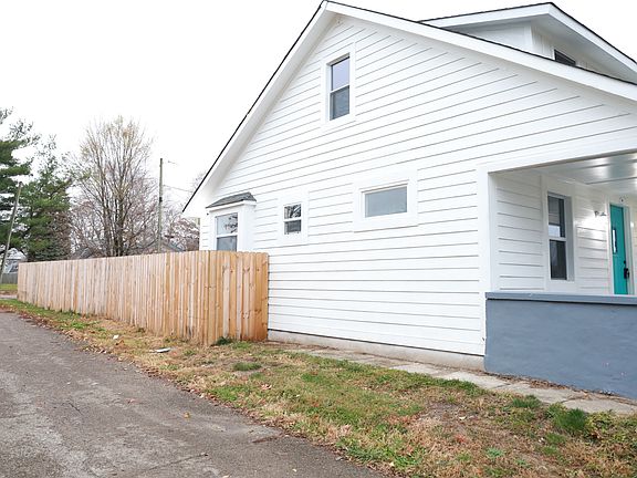2nd image of 1215 E Kelly St