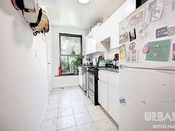 2nd image of 300 Bleecker St APT 4B
