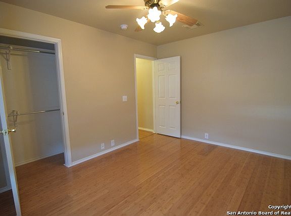 5th image of 1601 Rolling Brook Ln