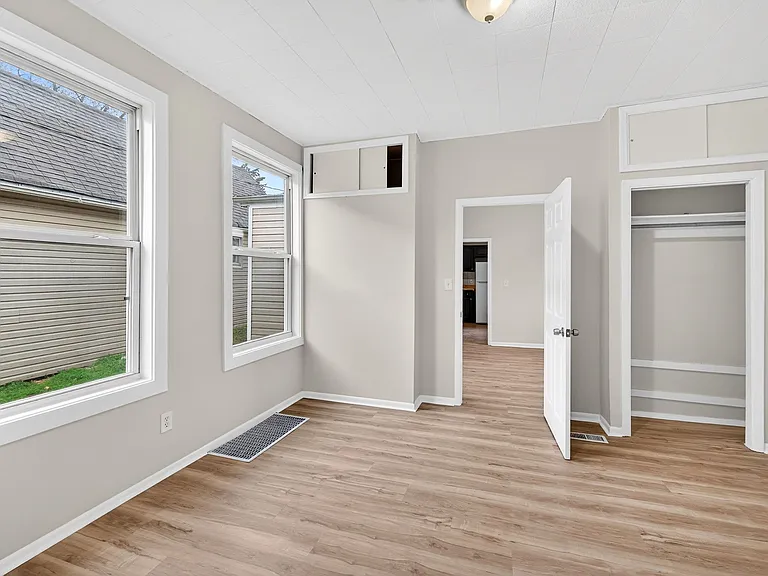 4028 Schiller Pl — Photo 8