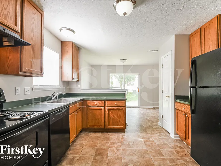 11618 Congressional Ln — Photo 7