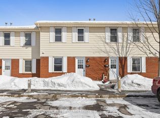 1963 Fairglen Mews #22, Ottawa, ON K1B5A5