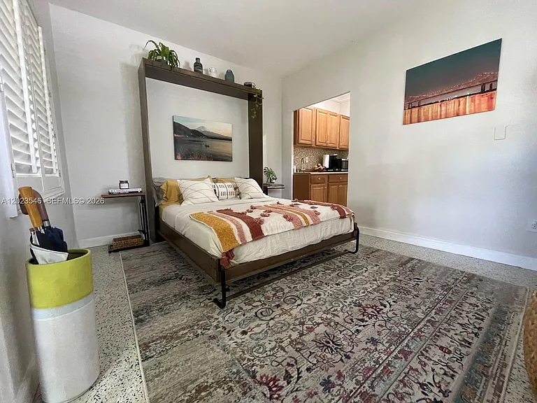 2417 NE 15th Ave — Photo 3