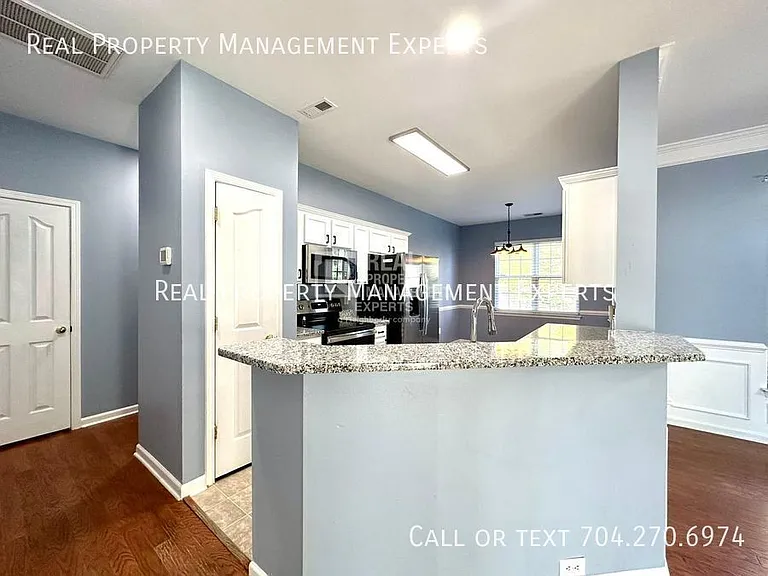 8815 Firestreak Dr — Photo 2
