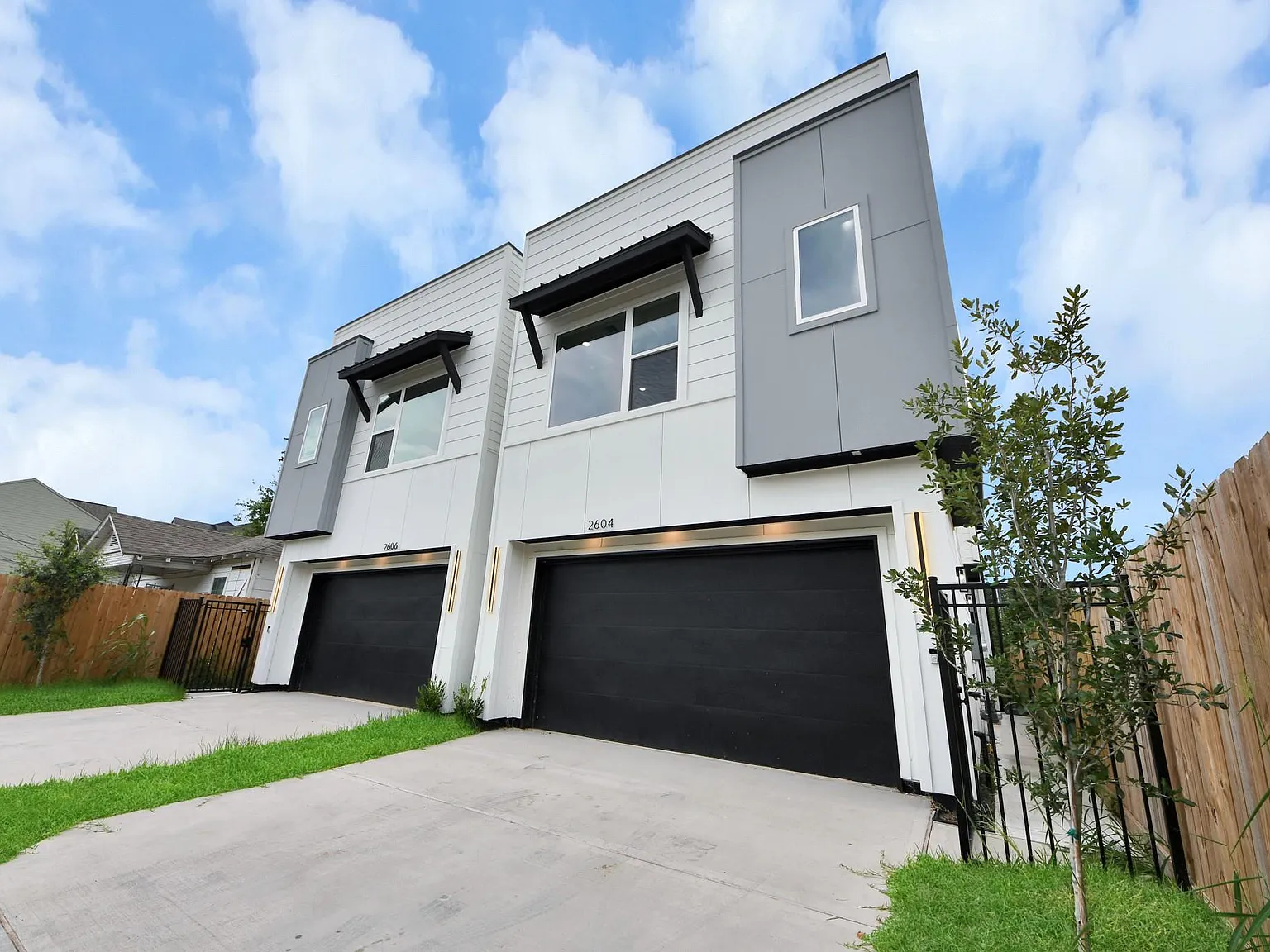 3 bed, 3.5 bath, 2000 sqft, $2,700 — Photo 2