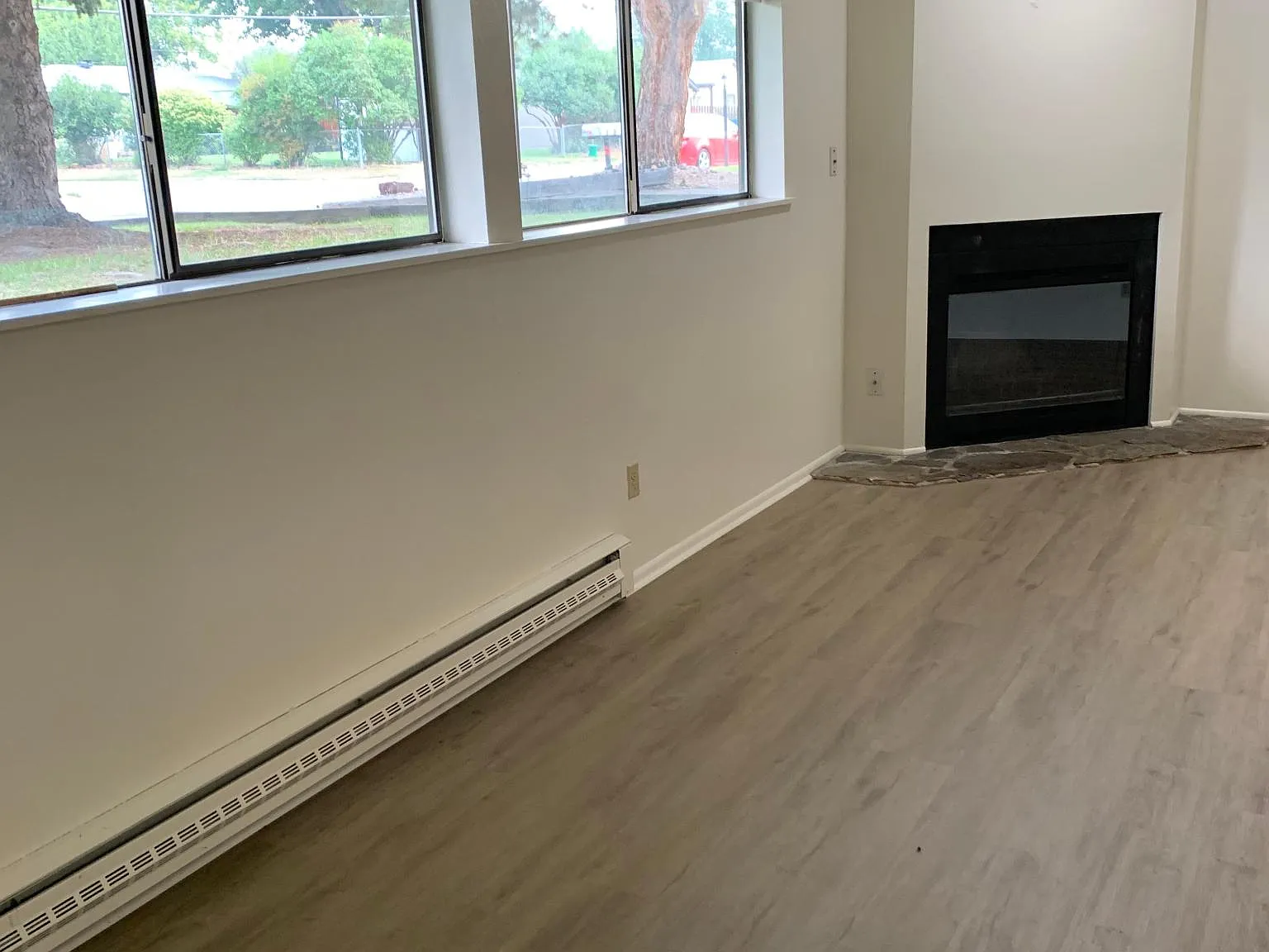1637 Agnes Ave — Photo 4