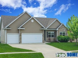 242 19th St SW, Altoona, IA 50009