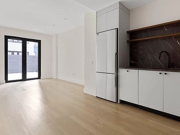 3rd image of 260 Gold St APT 227