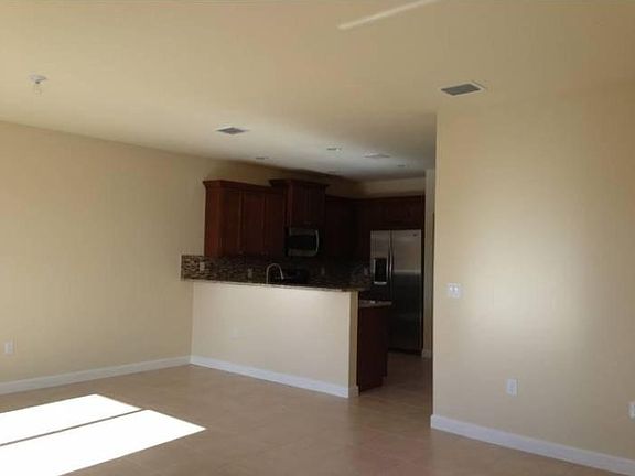 4th image of 8827 NW 98th Ave
