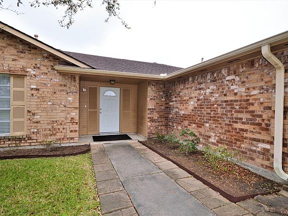 3rd image of 2802 Pickett Dr