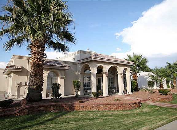2nd image of 725 Villa Antigua Ct