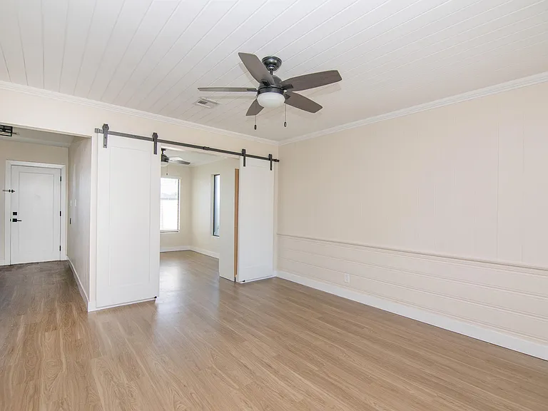 511 E Mariposa St #4 — Photo 8