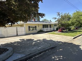 134 W Cardinal St, Roseburg, OR 97471